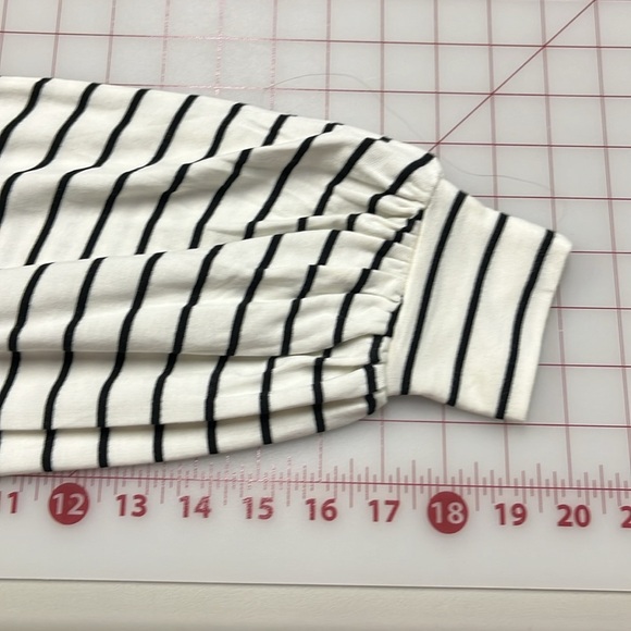 CABI Balloon SLV Drop Shoulder Keyhole Tie Preppy Beach Work B/W Stripe Tunic M - Picture 12 of 16